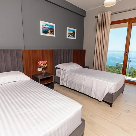 Hotel Amare *