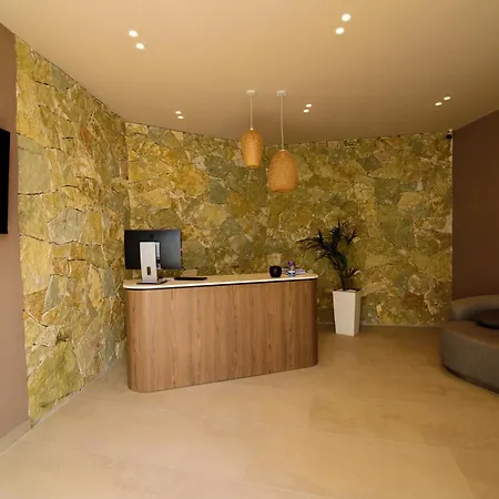 Hotel Amare